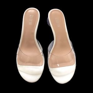 NWOB Bar 3 Clear Vinyl Cally Dress Sandals